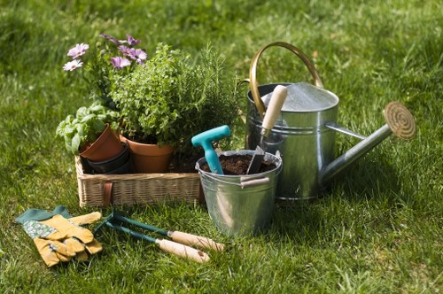 Gardeners West Brompton maintaining a lush urban garden